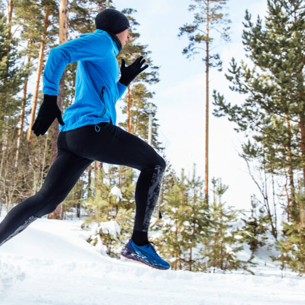 Im Winter joggen: So bleibst du warm und trocken