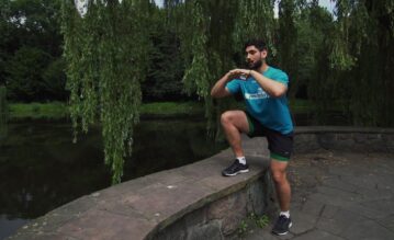 Gino Singh nutzt Gegenstände in seiner Umgebung um Fitnessübungen durchzuführen