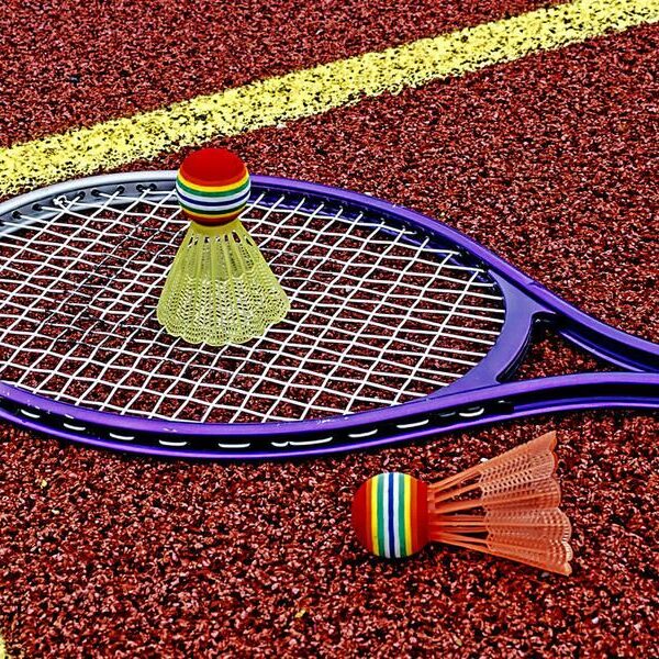 Crossminton: Trendige Badminton-Variante auf Speed