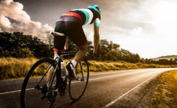 Radfahren gegen Rückenschmerzen: Stärke deine Wirbelsäule