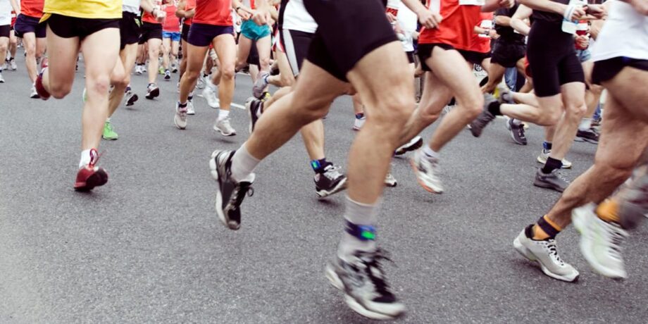 Mehrere Marathon-Teilnehmer beim Laufen