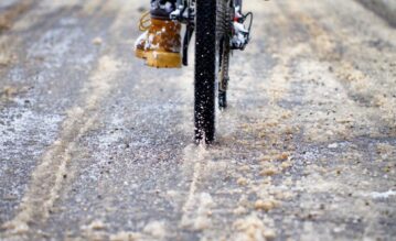 Winterfest: Mit dem Fahrrad sicher über Schnee und Eis