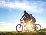 Nach der Fahrradpflege rauf auf den Drahtesel und rein in die Saison. © FS-Stock/iStock/Getty Images Plus/Getty Images