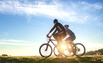 Nach der Fahrradpflege rauf auf den Drahtesel und rein in die Saison. © FS-Stock/iStock/Getty Images Plus/Getty Images