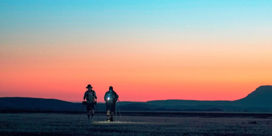 Mit dem Sonnenuntergang wird die Wüste zum Gefrierfach. Die Temperaturen sinken in den einstelligen Bereich. © Onni Cao