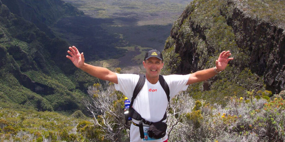 Friedhelm Weidemann in den Bergen auf der Insel La Reunion im indischen Ozean.