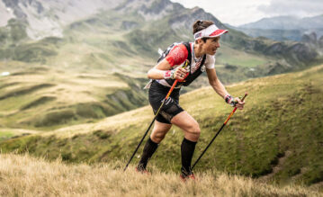 Ultra-Läuferin Kathrin Götz läuft durch die Berge