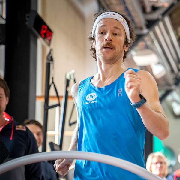 #beat100flow: Ein Mann, ein Laufband, zwei Rekorde