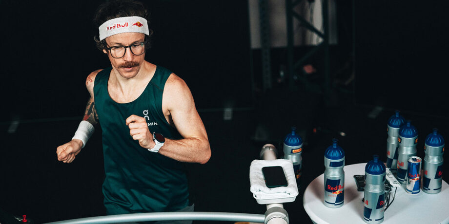 Florian Neuschwander beim Aufstellen seines Weltrekords auf dem Laufband