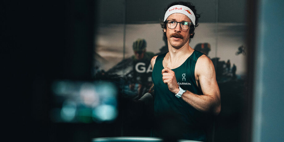 Florian Neuschwander beim Aufstellen seines Weltrekords auf dem Laufband