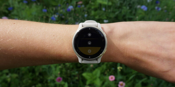 Helligkeit Garmin Venu 2S einstellen
