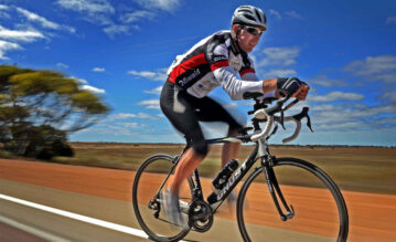 Guido Kunze fährt mit dem Rennrad durch Australien