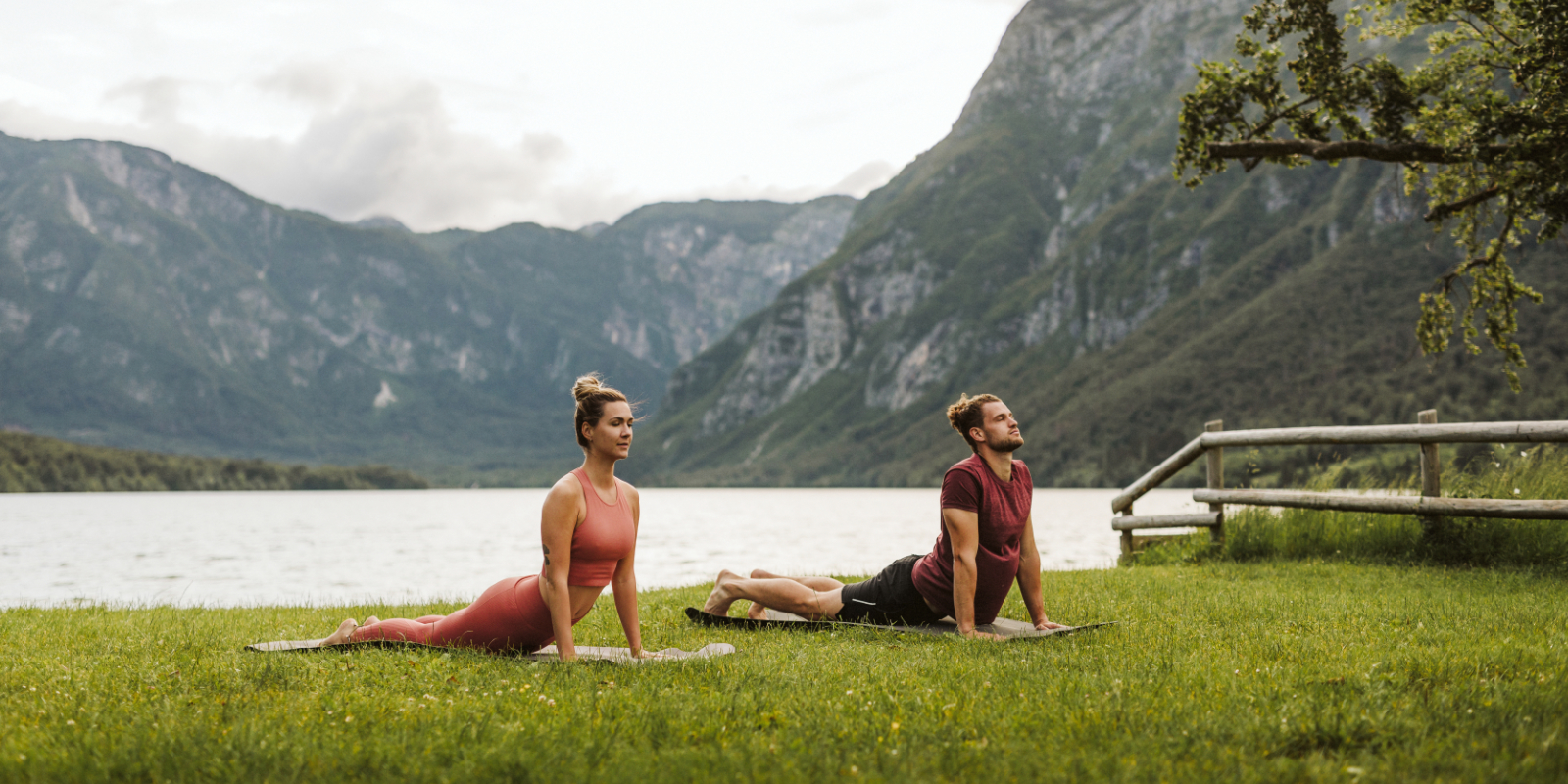 Sonnengruß und Co: Diese Sportasse schwören auf Yoga