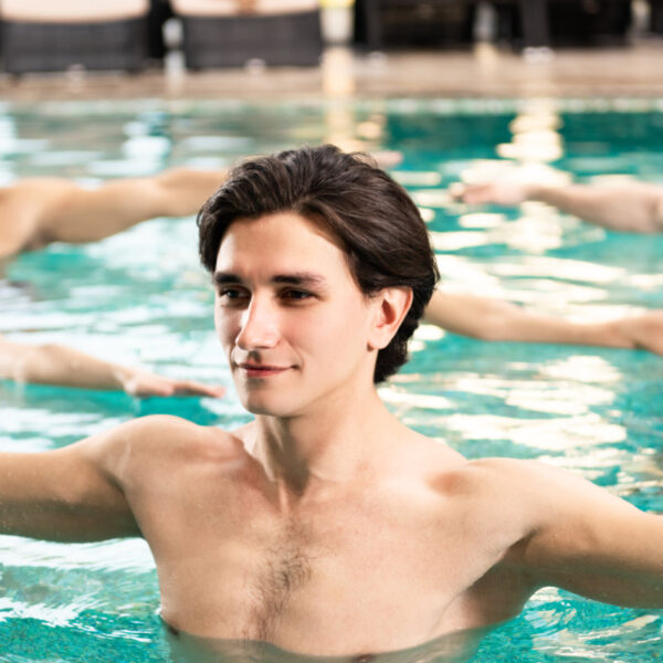 Wassergymnastik: Für wen sich die Übungen besonders eignen