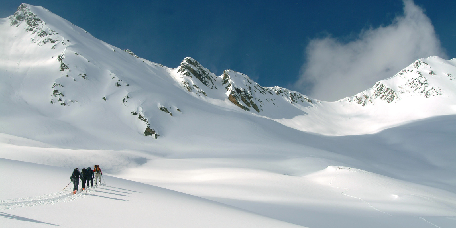 Skitourengehen: Das brauchst du für Aufstieg und Abfahrt