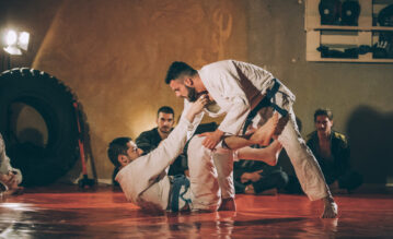 Männer beim Brazilian Jiu Jitsu Kurs