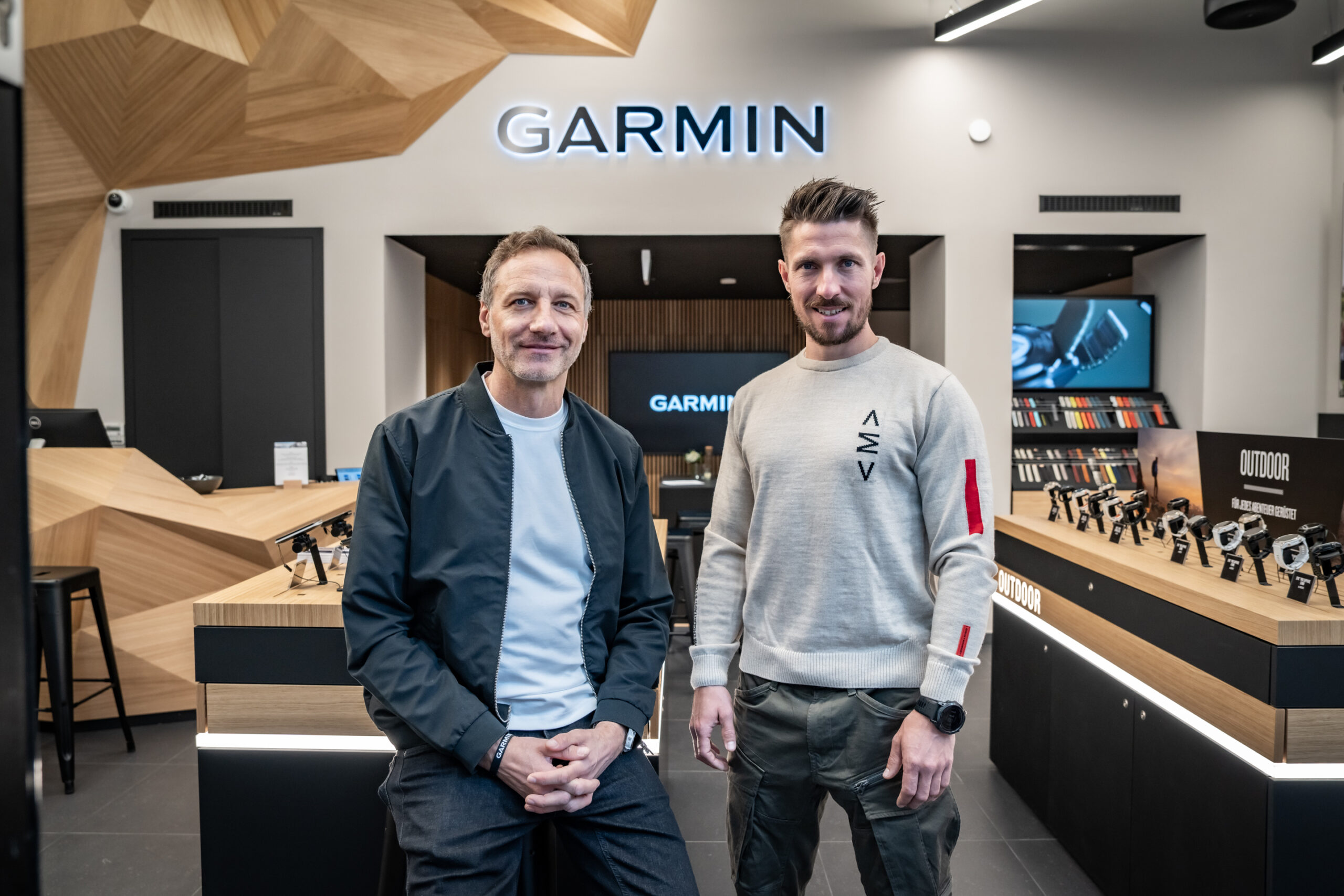 Kai Tutschke und Marcel Hirscher bei der Eröffnung des Garmin Stores in Wien