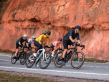 Radfahrerinnen und Radfahrer beim Radfahren mit dem Garmin Edge 1050