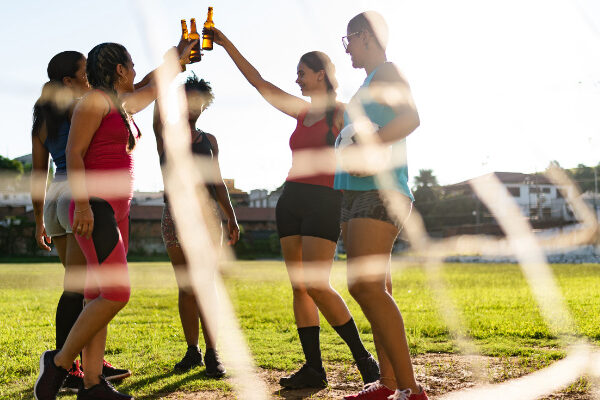 Alkohol und Leistungsentwicklung: Das passiert, wenn du nach dem Training trinkst