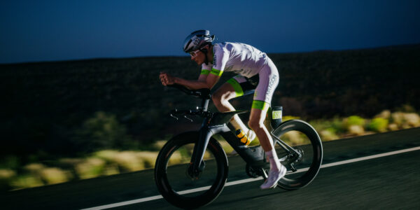 Lukas Kaufmann beim Radfahren in der Nacht