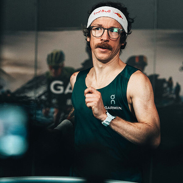 Florian Neuschwander beim Aufstellen seines Weltrekords auf dem Laufband