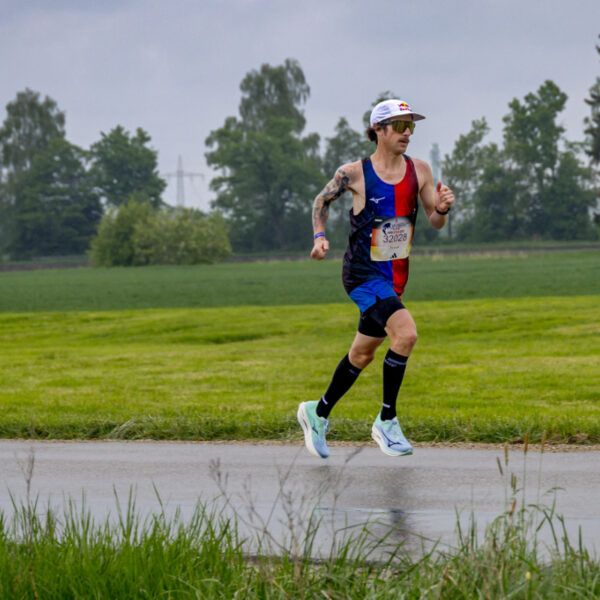 Neue FKT rund um den Bodensee: Florian Neuschwander knackt die Rekordzeit